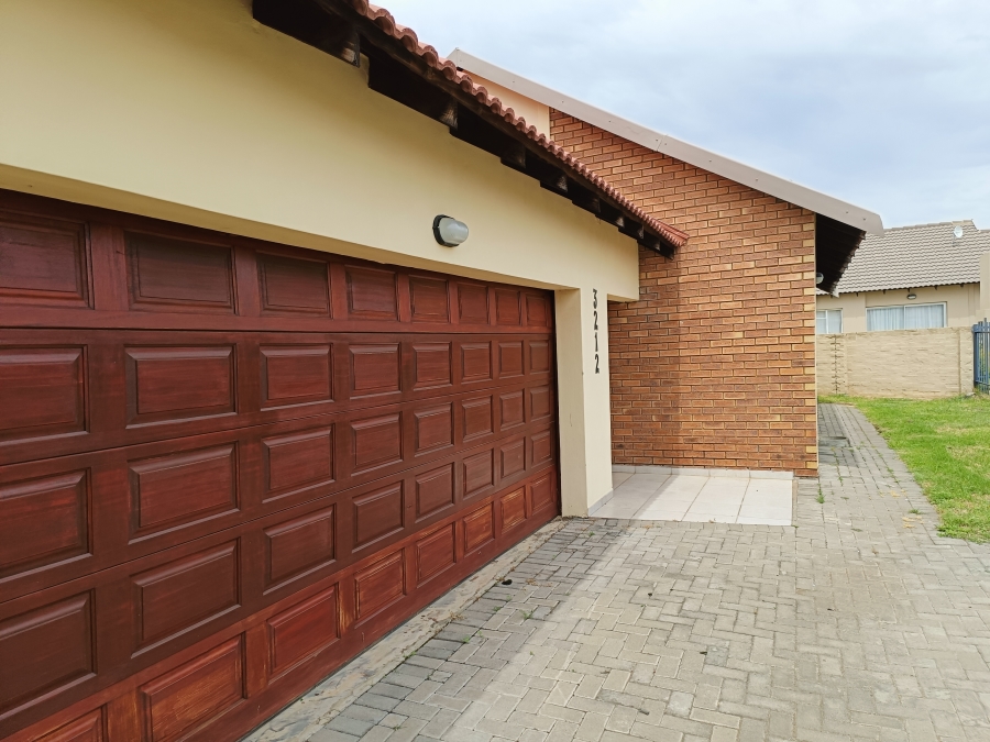 3 Bedroom Property for Sale in Waterkloof Hill Estate North West